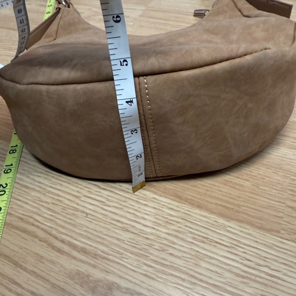 4th & Reckless Tan Faux Leather Hobo Shoulder Bag Slouch Minimalist - Picture 8 of 13